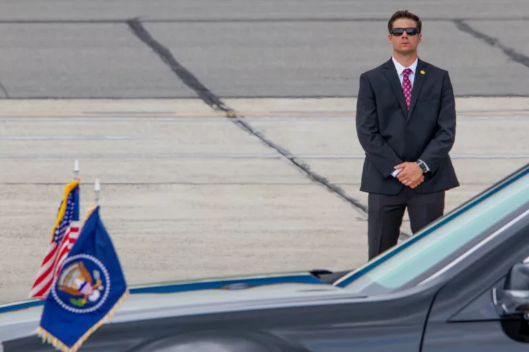 US Secret Service Agent Julie 2017